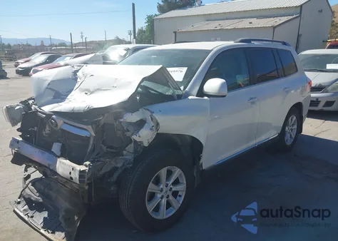 2011 Toyota Highlander Base V6 из США, поврежденный, VIN 5TDZK3EH8BS035600